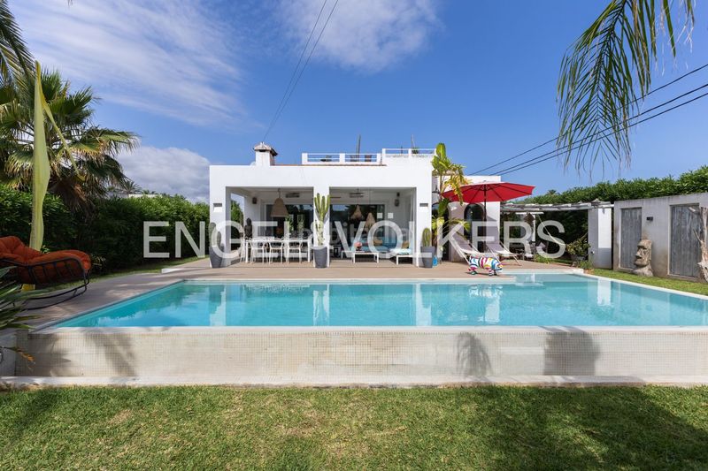 Foto 69ac0208-4f27-4dee-a809-f5c6baa281ce. Casa amb calefacció aparcament piscina a Les Bassetes - El Marjal Dénia