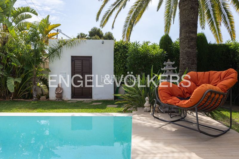 Foto 922d09af-801d-40b0-8192-ed8dcc857ab7. Casa amb calefacció aparcament piscina a Les Bassetes - El Marjal Dénia