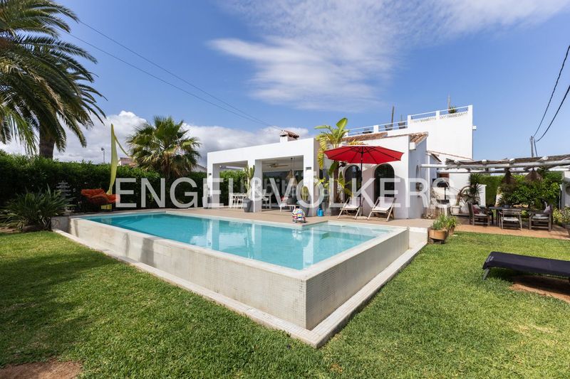 Foto 9d811f61-e5ae-41e3-a9ce-a95f3fa7732a. Casa amb calefacció aparcament piscina a Les Bassetes - El Marjal Dénia
