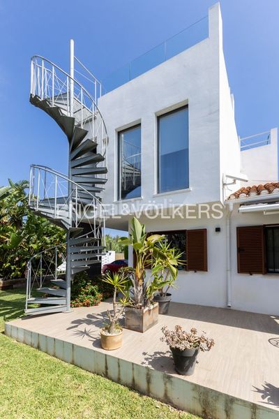 Foto ae651490-10a2-40c9-a9bf-1d1019b3ac11. Casa amb calefacció aparcament piscina a Les Bassetes - El Marjal Dénia
