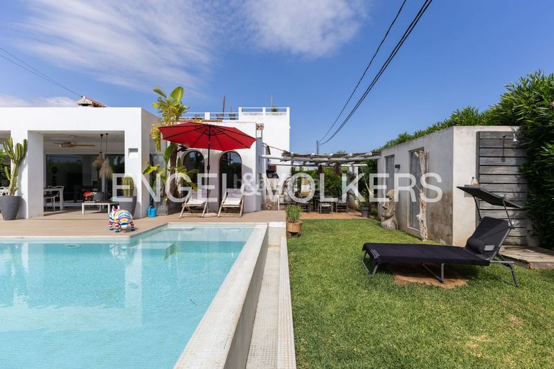Foto c8c5e434-c08c-4036-9c36-56ad826ced74. Casa amb calefacció aparcament piscina a Les Bassetes - El Marjal Dénia