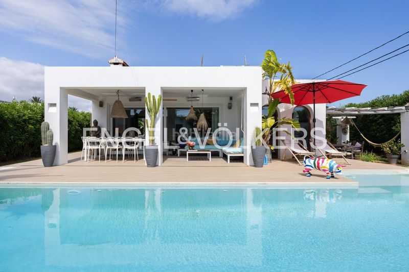 Foto e842e1da-7b4c-4d32-8437-1757831ff8a7. Casa amb calefacció aparcament piscina a Les Bassetes - El Marjal Dénia