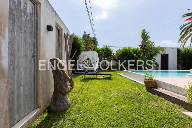 Foto f5ca74c2-e022-4bf1-ba37-cc860424b897. Casa amb calefacció aparcament piscina a Les Bassetes - El Marjal Dénia