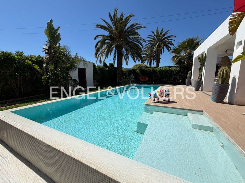 Foto ff10ad2a-dead-49f6-b14a-264ef7f4716d. Casa amb calefacció aparcament piscina a Les Bassetes - El Marjal Dénia