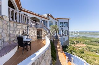 Chalet in Pego. Villa exclusiva con impresionantes vistas panorámicas en monte p
