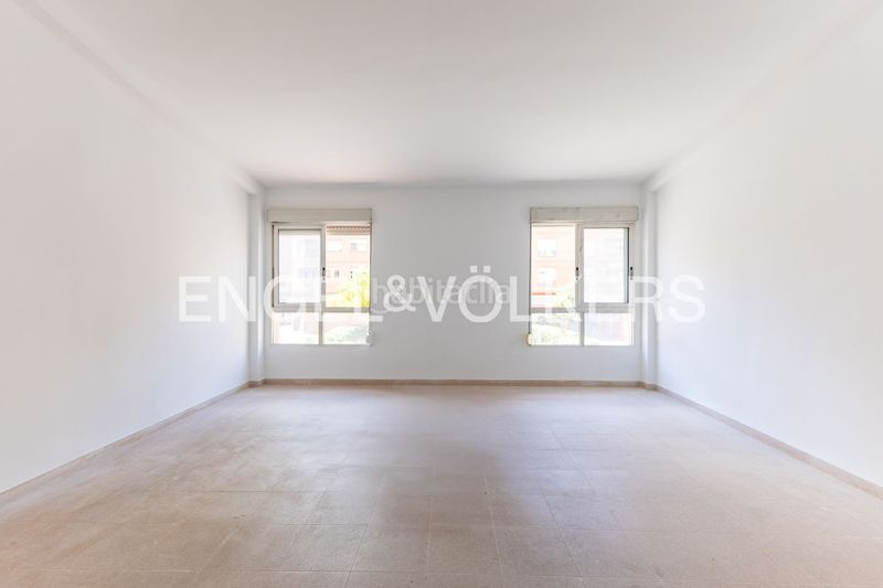 Foto 5c2d09b8-93fb-4e0d-8920-3e6526c4a6ed. Aparcament cotxe a Germaníes - Juzgados Gandia
