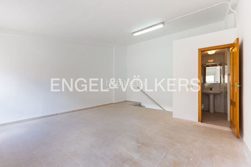 Foto ded5da2a-58c3-4c19-9aaf-ca118e01ddaa. Aparcament cotxe a Germaníes - Juzgados Gandia