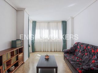 Miete Etagenwohnung  Carrer d'eduard soler i pérez. Estupenda vivienda en campanar