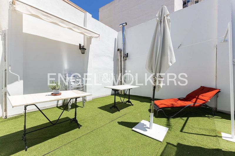 Foto 21d91356-0098-4552-b495-73da75d1ed8d. Casa adossada amb calefacció a En Corts - Doctor Waksman Valencia