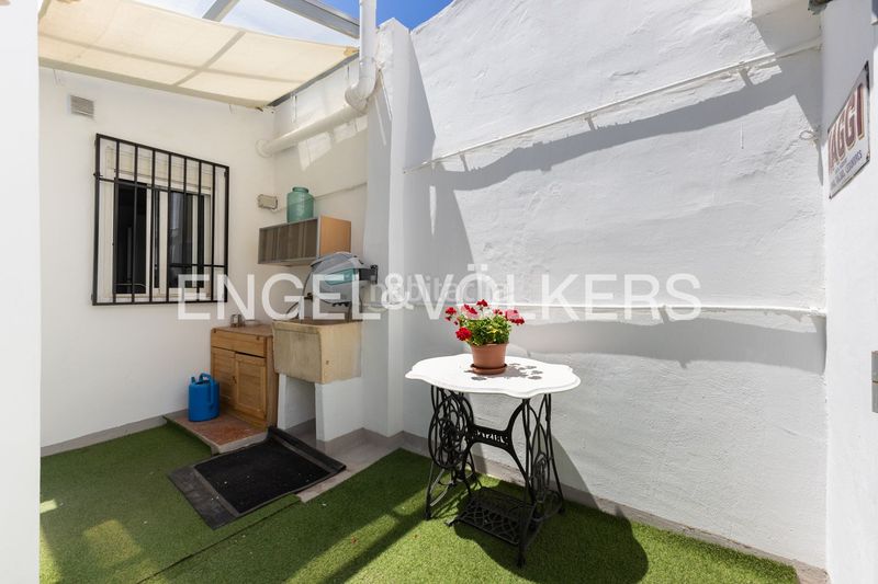 Foto 50d92e5f-755b-4f5a-bac9-85bba0d4fec7. Casa adossada amb calefacció a En Corts - Doctor Waksman Valencia