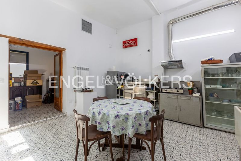 Foto aed5100c-31ad-4e4e-bbbe-6bdd822e098f. Casa adossada amb calefacció a En Corts - Doctor Waksman Valencia