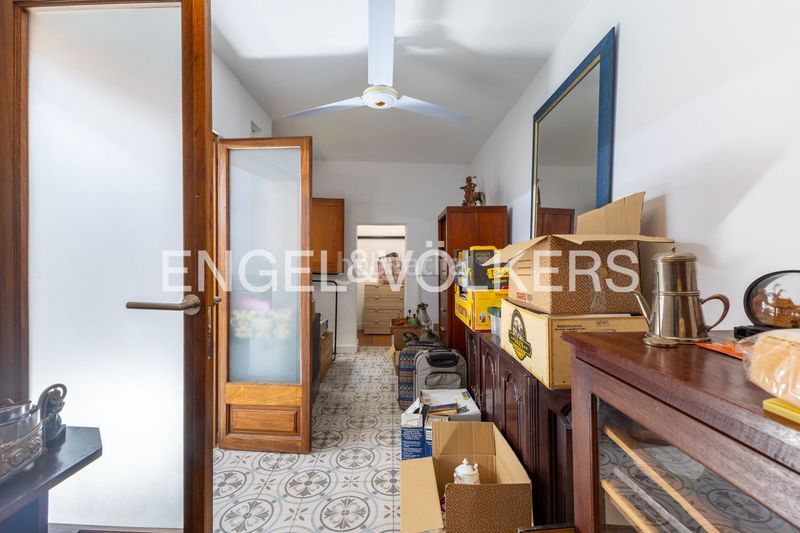 Foto cd05d4f9-28c4-4f92-98d0-e84cb250d909. Casa adossada amb calefacció a En Corts - Doctor Waksman Valencia