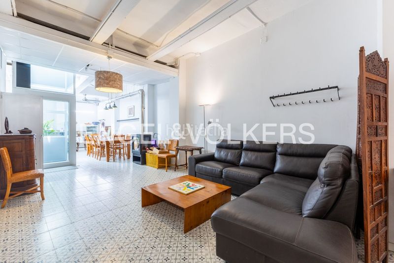 Foto e93d1392-7f3d-4974-88f4-d0b85429d870. Casa adossada amb calefacció a En Corts - Doctor Waksman Valencia