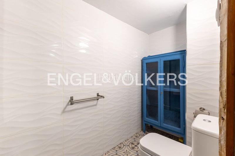 Foto ef0c7440-7446-4f5f-8ccb-60345b49a814. Casa adossada amb calefacció a En Corts - Doctor Waksman Valencia
