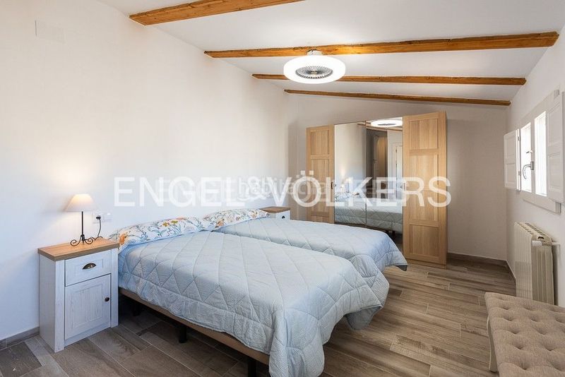 Foto 46c1c63f-d3b8-4220-90a9-70657d8e3fd6. Casa amb calefacció aparcament piscina a Alquenència - Venècia Alzira