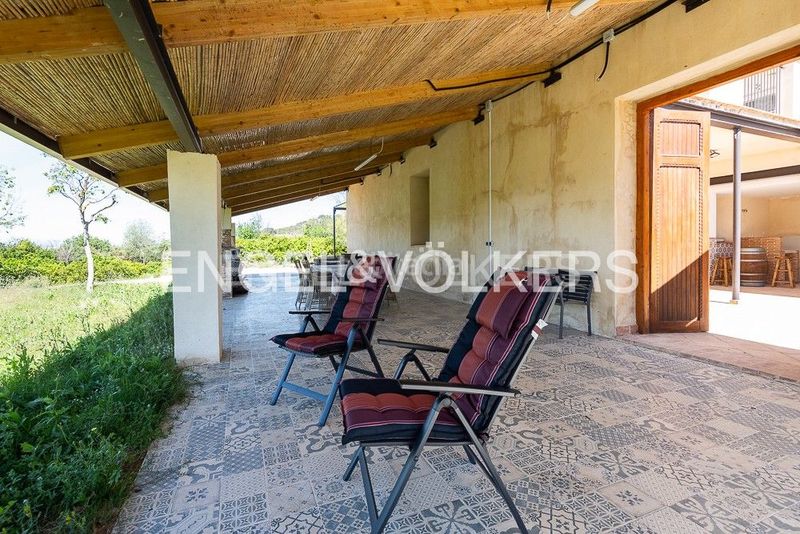 Foto 66facda0-e486-495c-8225-d80925b6438a. Casa amb calefacció aparcament piscina a Alquenència - Venècia Alzira
