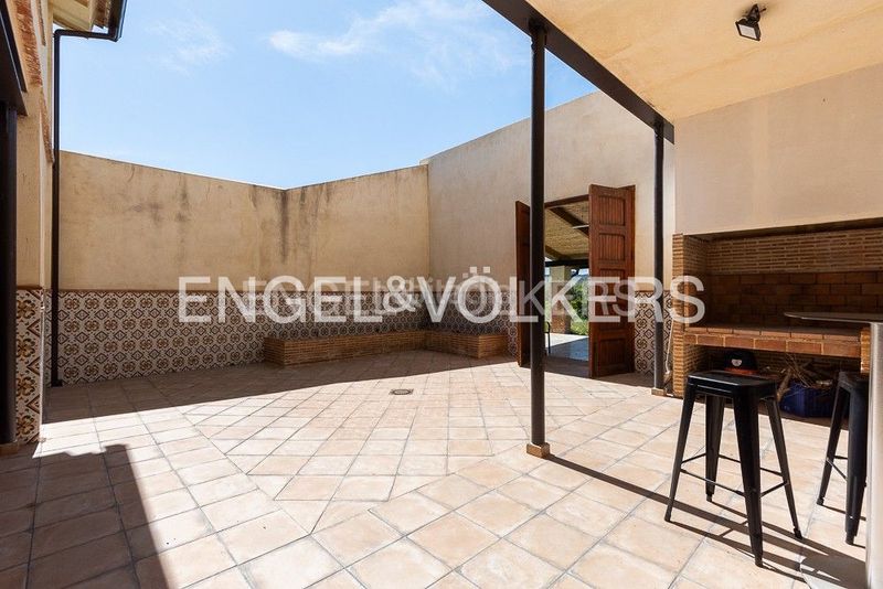 Foto b1439c22-05da-4f18-a17e-22235a7d5643. Casa amb calefacció aparcament piscina a Alquenència - Venècia Alzira