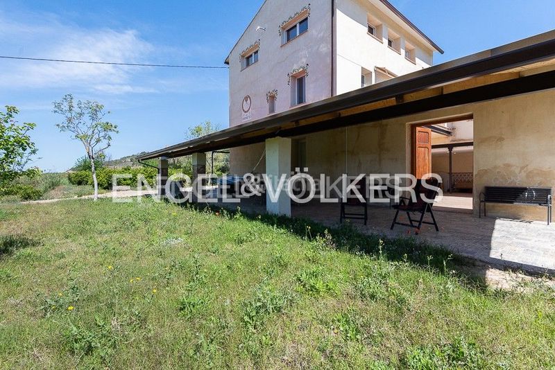 Foto c4eb9d22-f379-4ede-a17b-a21a0beeec33. Casa amb calefacció aparcament piscina a Alquenència - Venècia Alzira
