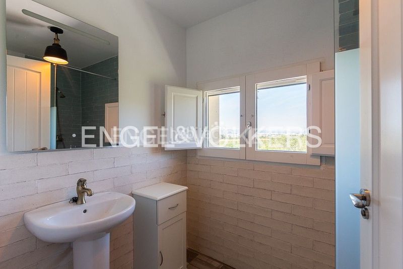 Foto e301872a-09e8-4902-b6c9-37fc2300cf75. Casa amb calefacció aparcament piscina a Alquenència - Venècia Alzira