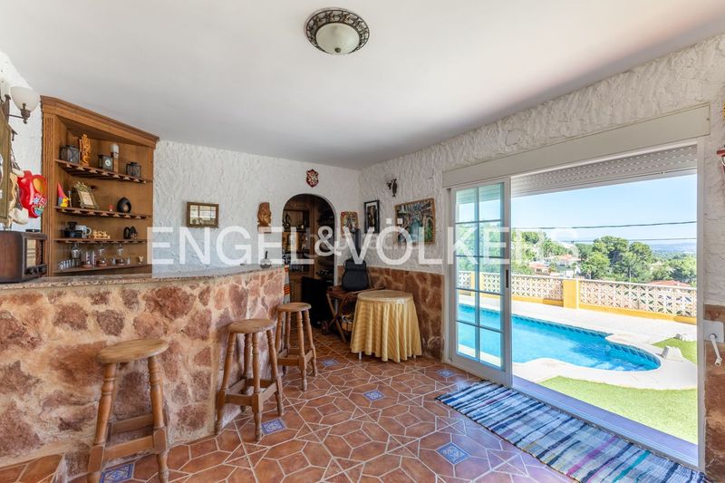 Foto f1843f2a-ea7e-4847-b7af-03465d59a059. Casa amb calefacció aparcament piscina a Sierra Perenchiza-Cumbres de Calicanto-Sto Domingo Chiva
