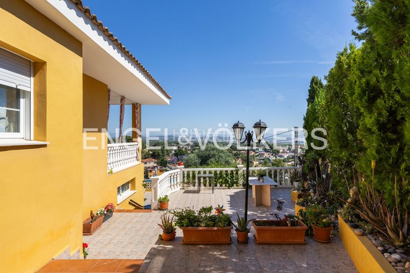 Foto f61626b7-a255-49fd-b76c-0898800d5ba1. Casa amb calefacció aparcament piscina a Sierra Perenchiza-Cumbres de Calicanto-Sto Domingo Chiva