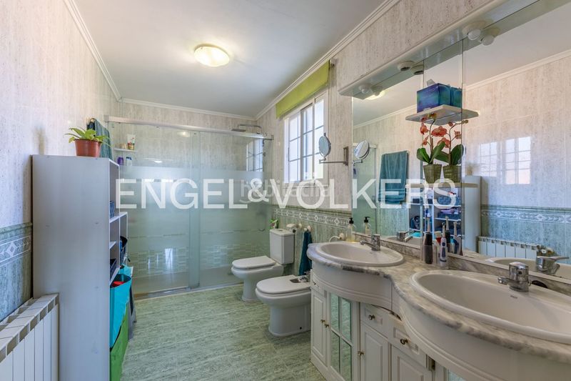 Foto fce0f447-9ced-4439-a51e-a42e70d61805. Casa amb calefacció aparcament piscina a Sierra Perenchiza-Cumbres de Calicanto-Sto Domingo Chiva