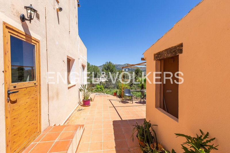 Foto 12f22985-b1e0-4d2e-acad-1390b3d15f25. Casa amb calefacció aparcament piscina a Xaló