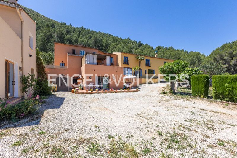 Foto 3cf9e676-83f9-4a6d-8f2d-f1c1d8d07465. Casa amb calefacció aparcament piscina a Xaló
