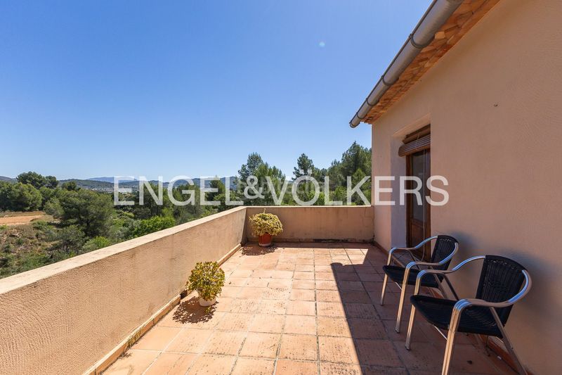 Foto 405691bd-7ef1-404e-8d08-b3e002b2500a. Casa amb calefacció aparcament piscina a Xaló