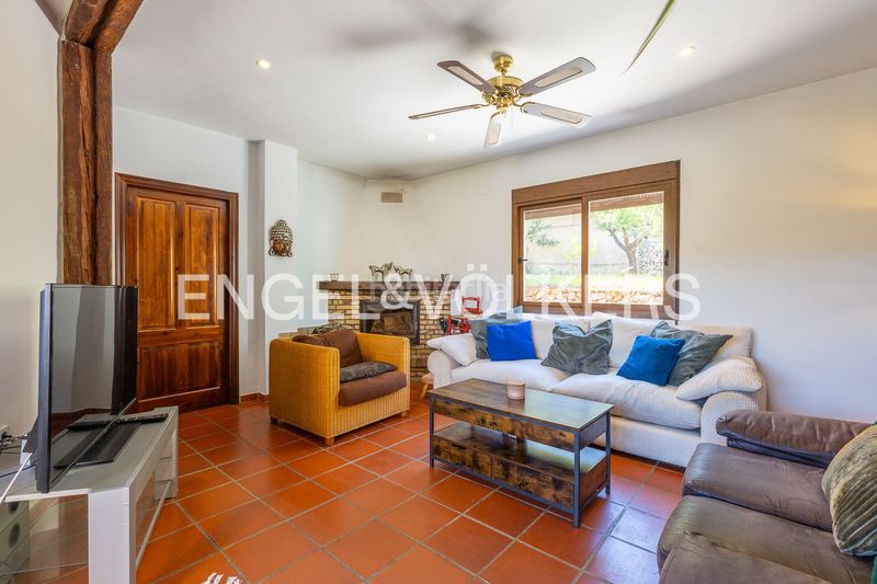 Foto 473bbbd4-7818-448a-9a03-35dd29ce19a1. Casa amb calefacció aparcament piscina a Xaló