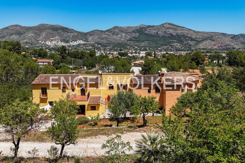 Foto 4e45648b-fe23-4396-822f-456a5736b8df. Casa amb calefacció aparcament piscina a Xaló