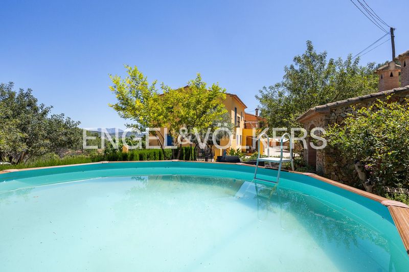 Foto 4f0b20af-23de-4aca-806f-1c5a658cae48. Casa amb calefacció aparcament piscina a Xaló