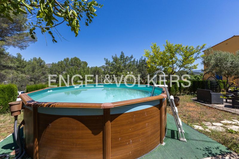 Foto 8503f804-68f1-4fde-b591-03aaa94de441. Casa amb calefacció aparcament piscina a Xaló
