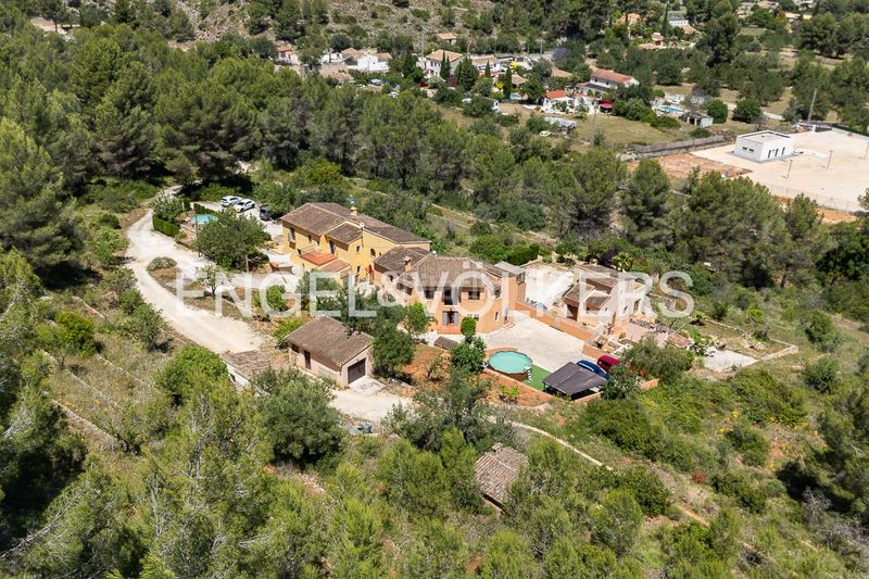 Foto a3b1477a-1e64-4110-9e01-df47df5c695e. Casa amb calefacció aparcament piscina a Xaló