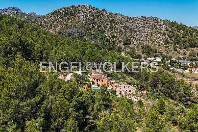 Foto a957384e-fe7c-43ac-b3ac-07a9abcf8970. Casa amb calefacció aparcament piscina a Xaló