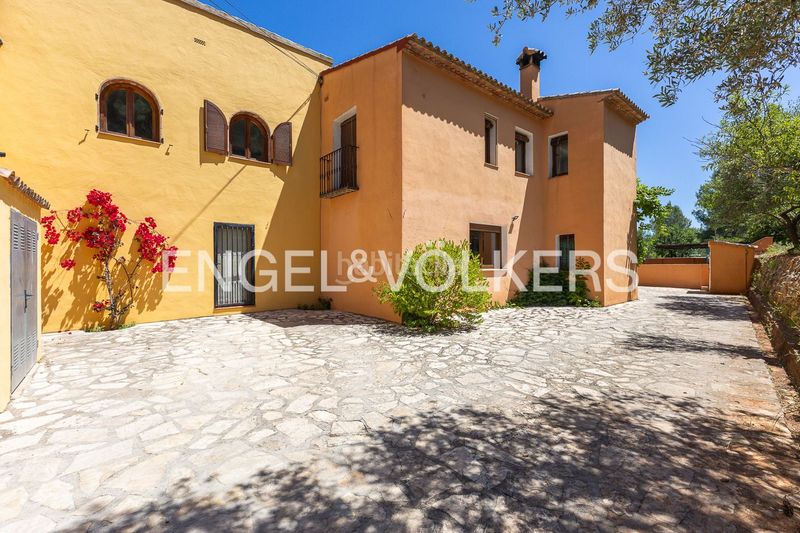 Foto b0684a97-e608-42d4-92d9-76c0c437c0b6. Casa amb calefacció aparcament piscina a Xaló