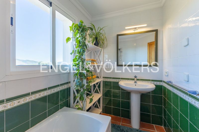 Foto b17a5687-b935-472d-8dba-c39612b1ab12. Casa amb calefacció aparcament piscina a Xaló