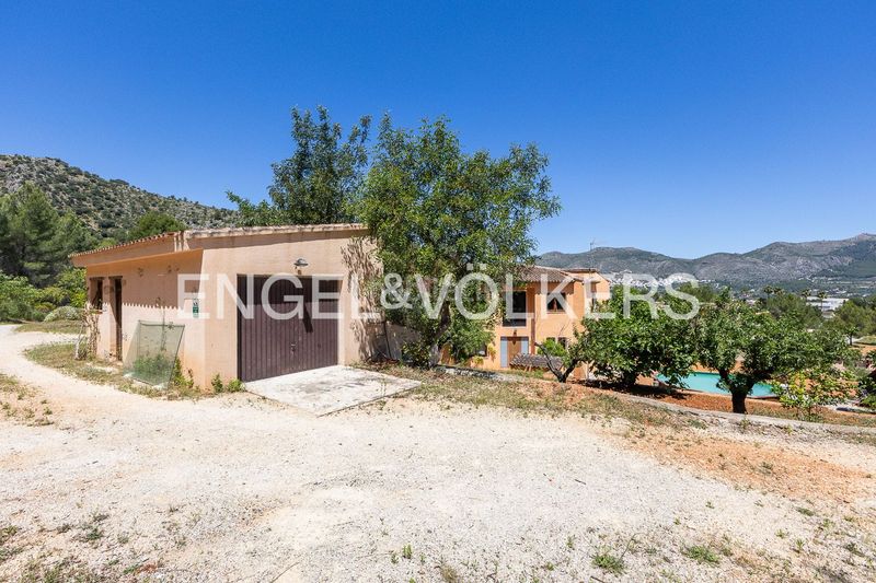 Foto b350f2c2-ef81-4b36-a91b-356796e90891. Casa amb calefacció aparcament piscina a Xaló