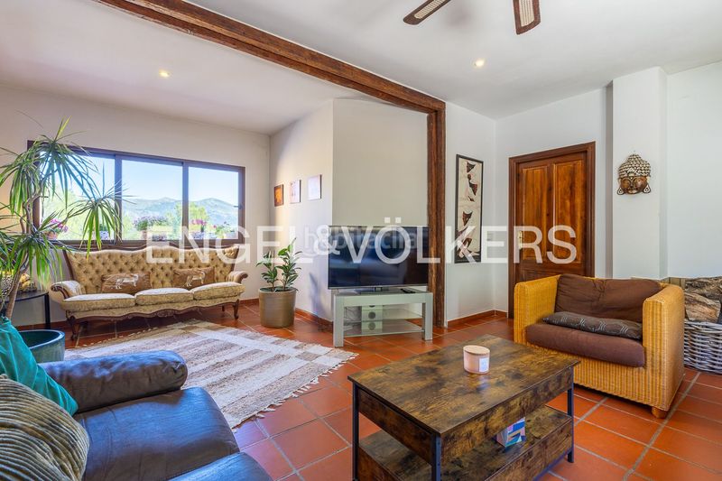 Foto c6c7a7ad-0110-435c-8697-b3729afb1ead. Casa amb calefacció aparcament piscina a Xaló