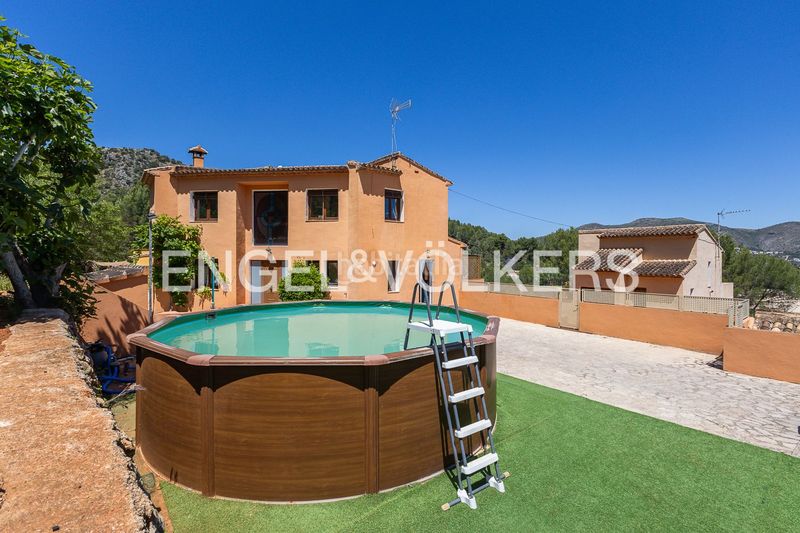 Foto e80fa6be-c080-4eb8-ac48-c7d635fe1b42. Casa amb calefacció aparcament piscina a Xaló