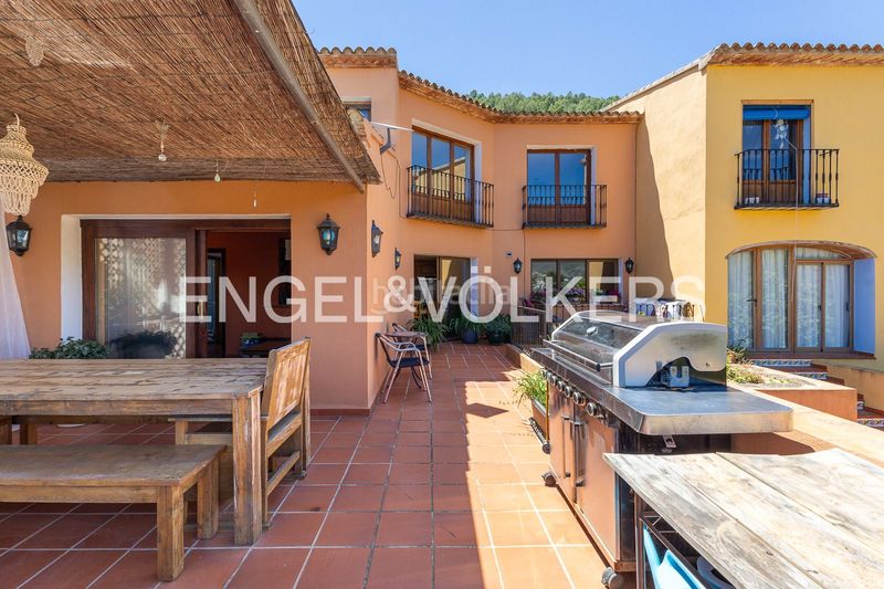 Foto e9ec2cb9-5e21-4fee-9509-ed000025caf7. Casa amb calefacció aparcament piscina a Xaló