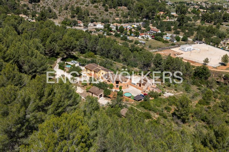 Foto eabeef11-df6b-429e-aa84-4d0adc730778. Casa amb calefacció aparcament piscina a Xaló