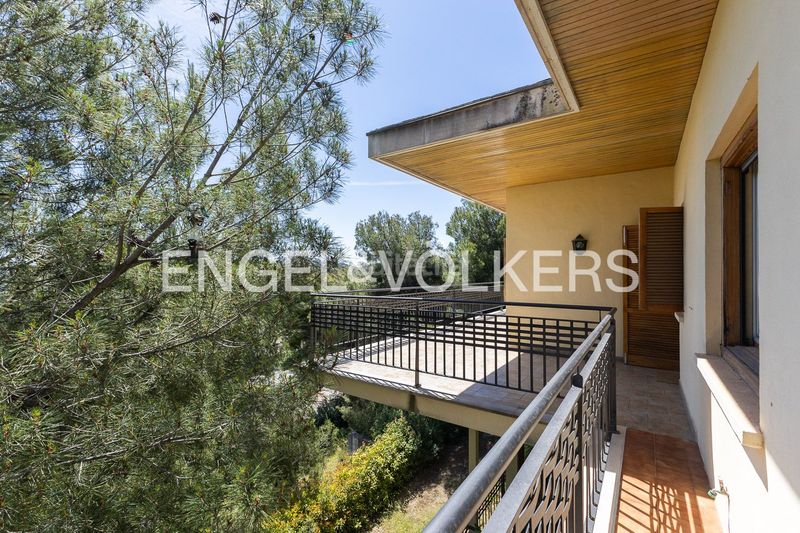 Foto 029c3077-72a1-4912-b349-a316d71a02d2. Casa amb calefacció aparcament a El Bosque Chiva