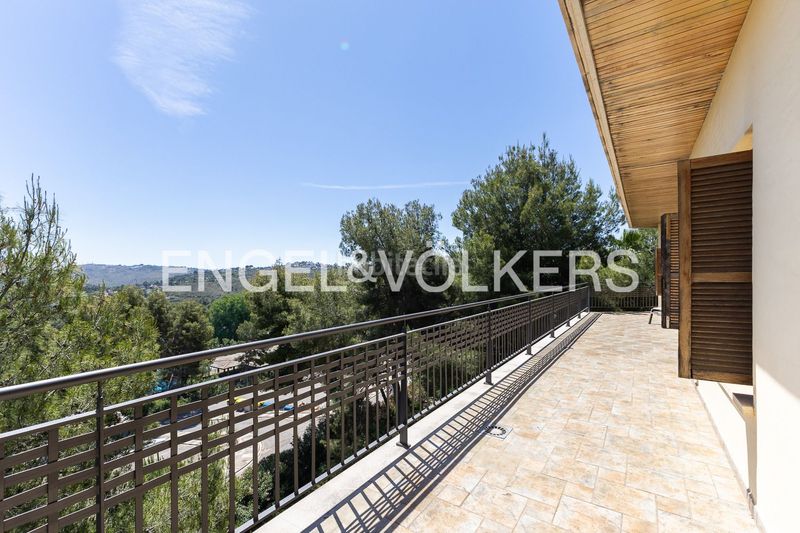 Foto f5a7722c-57e3-412d-b789-583cc4e57355. Casa amb calefacció aparcament a El Bosque Chiva