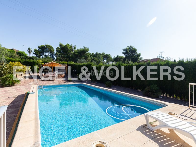 Foto f461a93c-9ea7-46ca-9d07-0b801c349a89. Lloguer casa adossada amb calefacció piscina a Monserrat