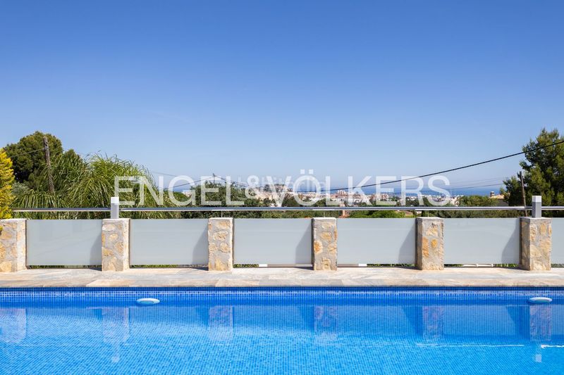 Foto 1a71366e-975d-42a0-8108-275250887d76. Casa amb calefacció aparcament piscina a El Montgó Dénia