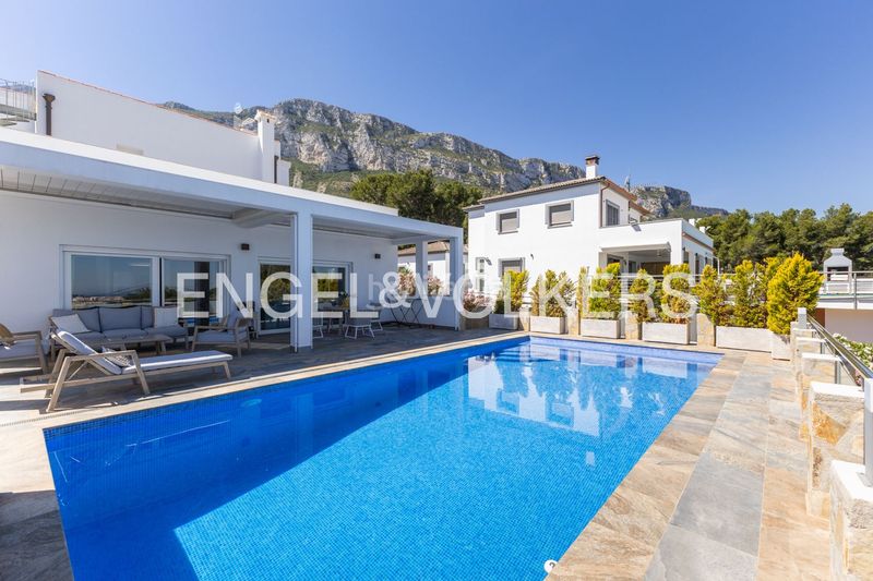 Foto 5188158f-9c5d-475c-a638-79ed1b5ce73c. Casa amb calefacció aparcament piscina a El Montgó Dénia