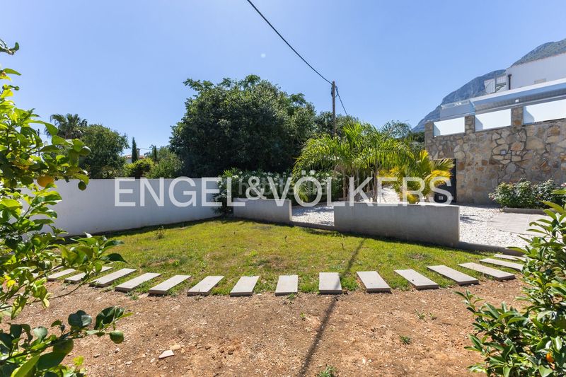 Foto 5ee72451-43a1-4eae-b64e-6a6b56ecd67a. Casa amb calefacció aparcament piscina a El Montgó Dénia