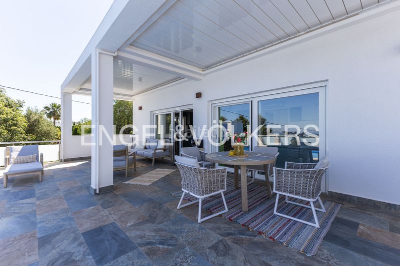 Foto 729397a9-f568-4a0f-b108-09799ce56c5a. Casa amb calefacció aparcament piscina a El Montgó Dénia