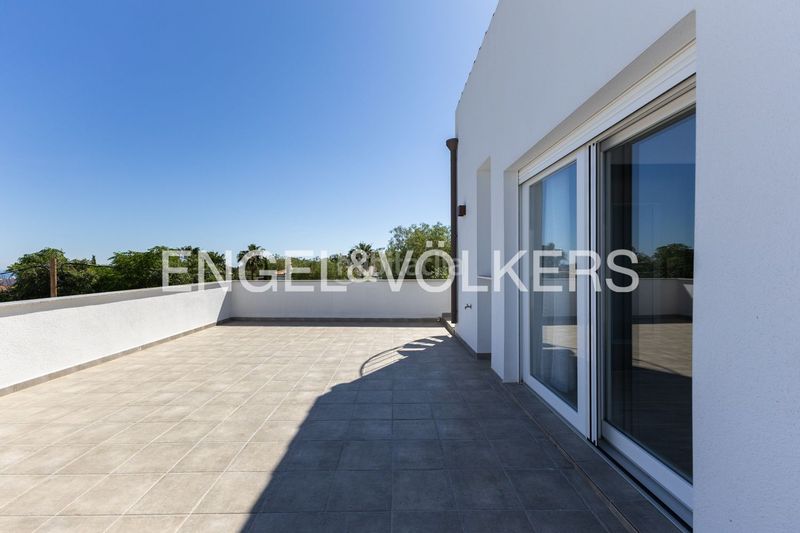 Foto 782fa2a6-b127-4fd5-8e08-2dbe391cf608. Casa amb calefacció aparcament piscina a El Montgó Dénia